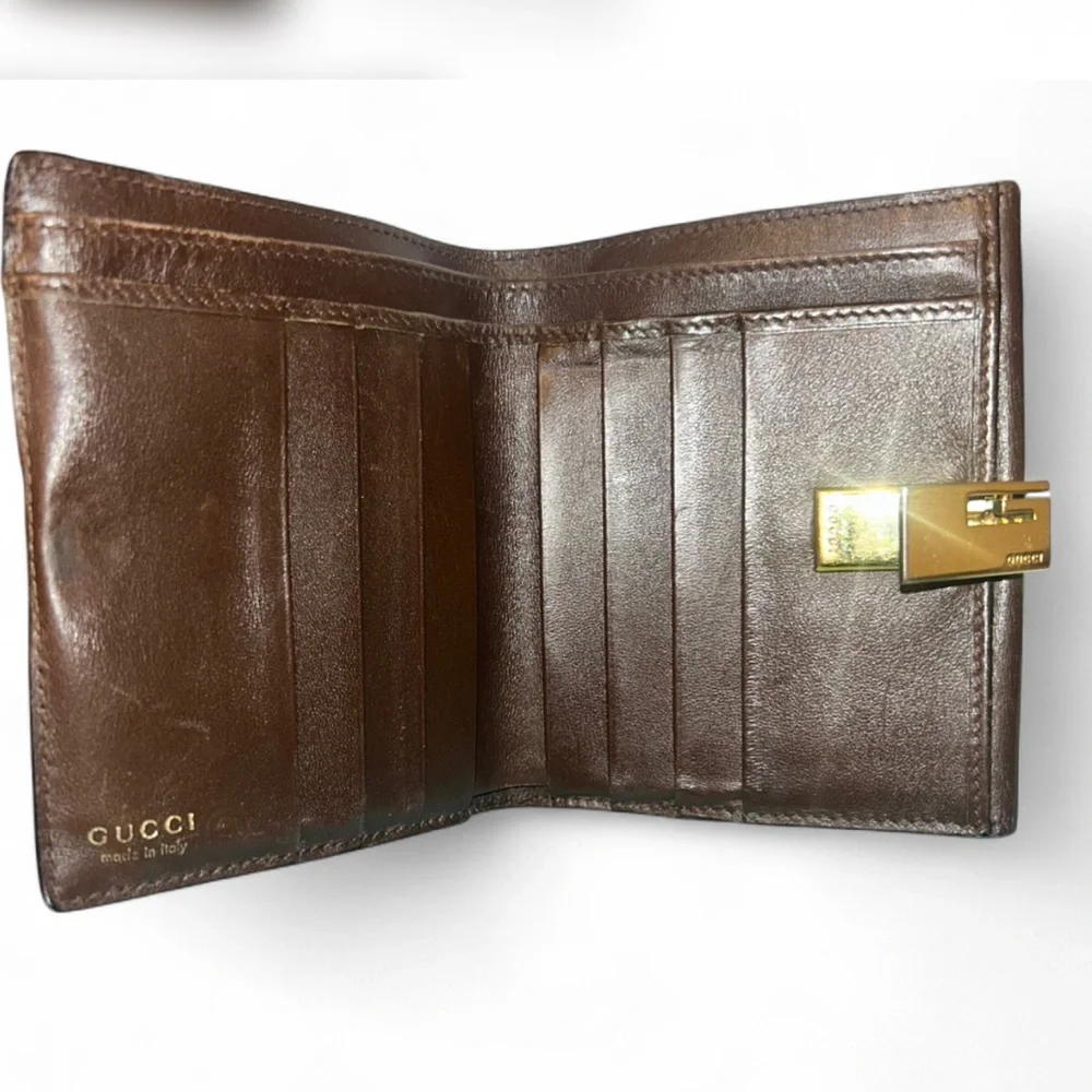 Gucci Vintage Brown Leather Bifold Wallet Gold G Hardware Made in Italy